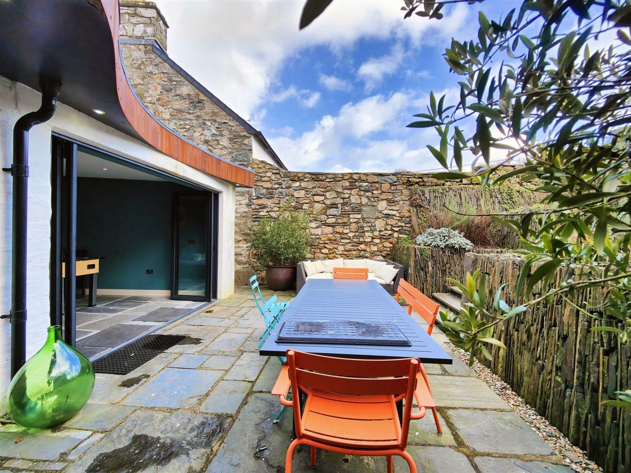 Upper West Street, Newport, SA42