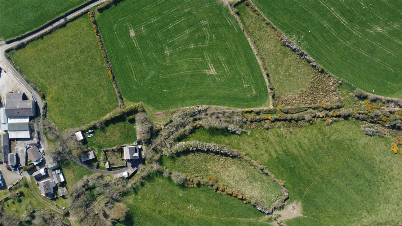 Carnhedryn, Solva, SA62