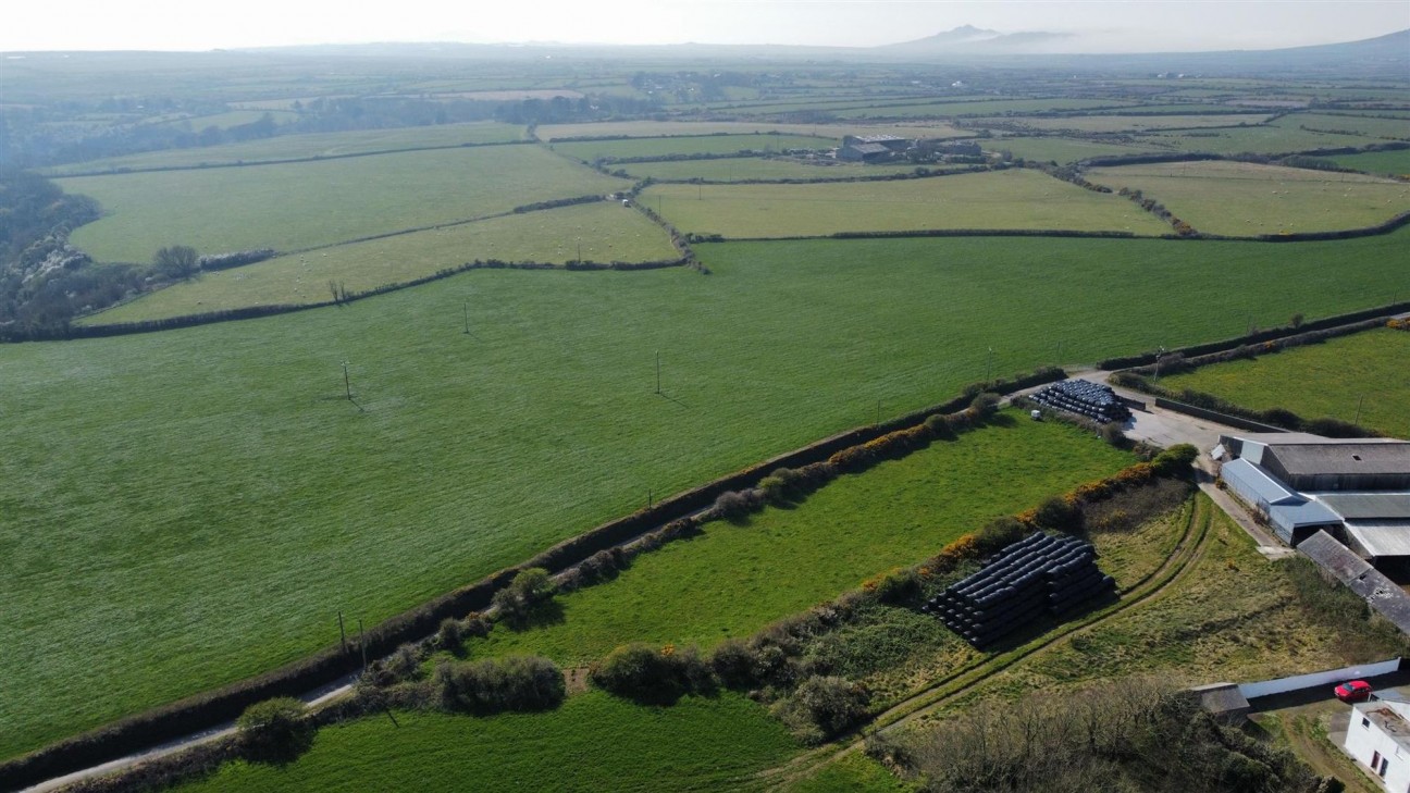 Carnhedryn, Solva, SA62