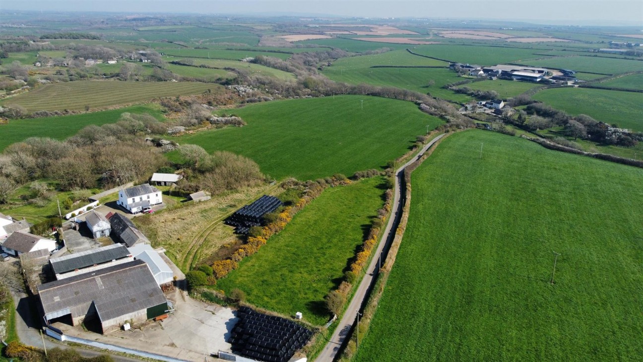 Carnhedryn, Solva, SA62