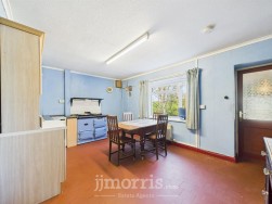 Carnhedryn, Solva, SA62