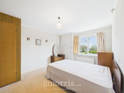 Carnhedryn, Solva, SA62