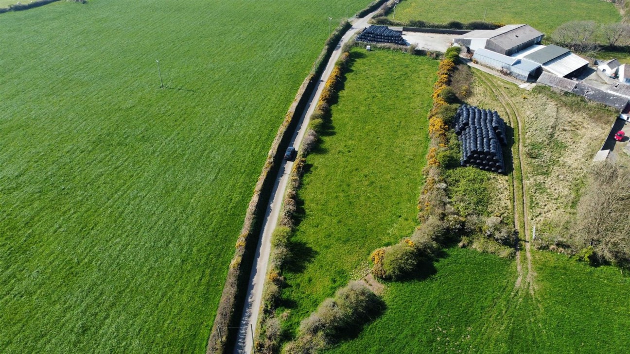 Carnhedryn, Solva, SA62