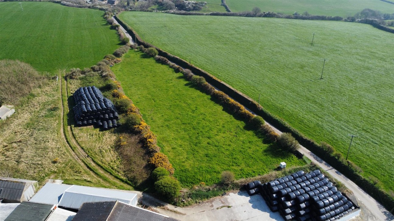 Carnhedryn, Solva, SA62