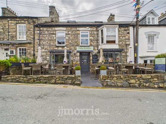 Market Street, Fountain House Market Street, SA42