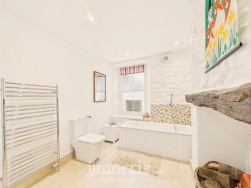 Upper St. Mary Street, Newport, SA42