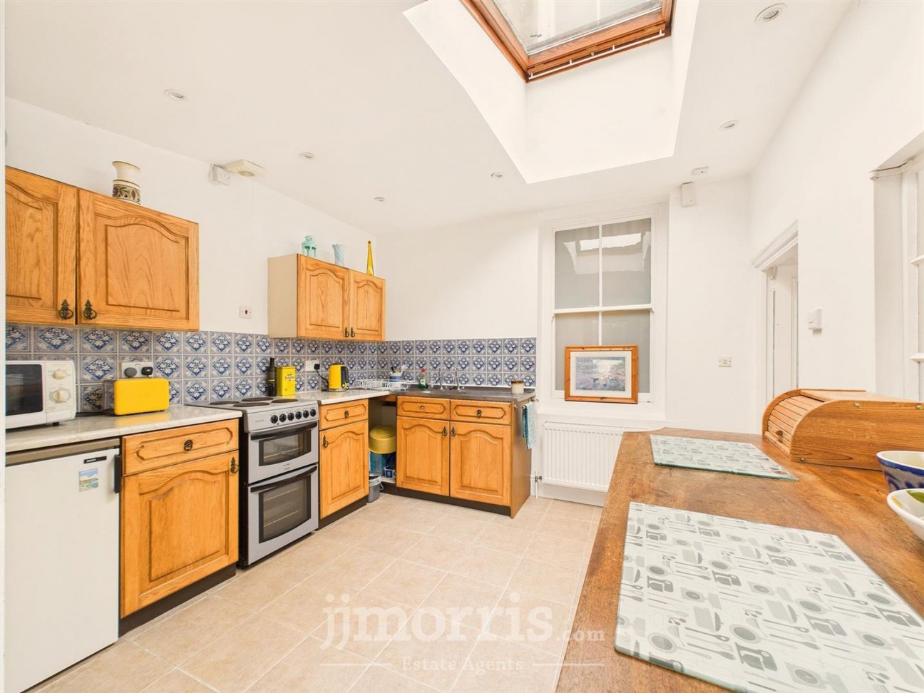 Upper St. Mary Street, Newport, SA42