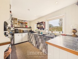 Llandissilio, Clynderwen, SA66