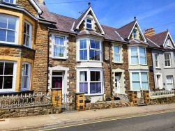 High Street, Fishguard, SA65