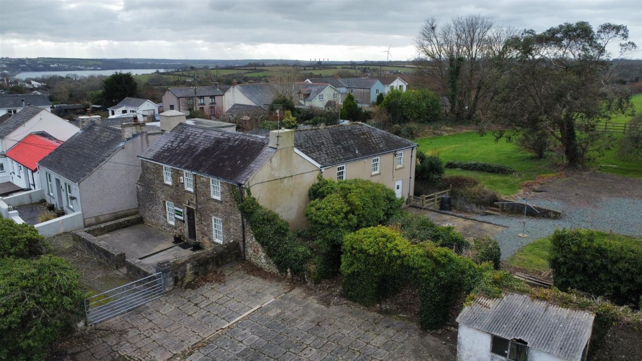 1 Honeyborough Green, Neyland, SA73