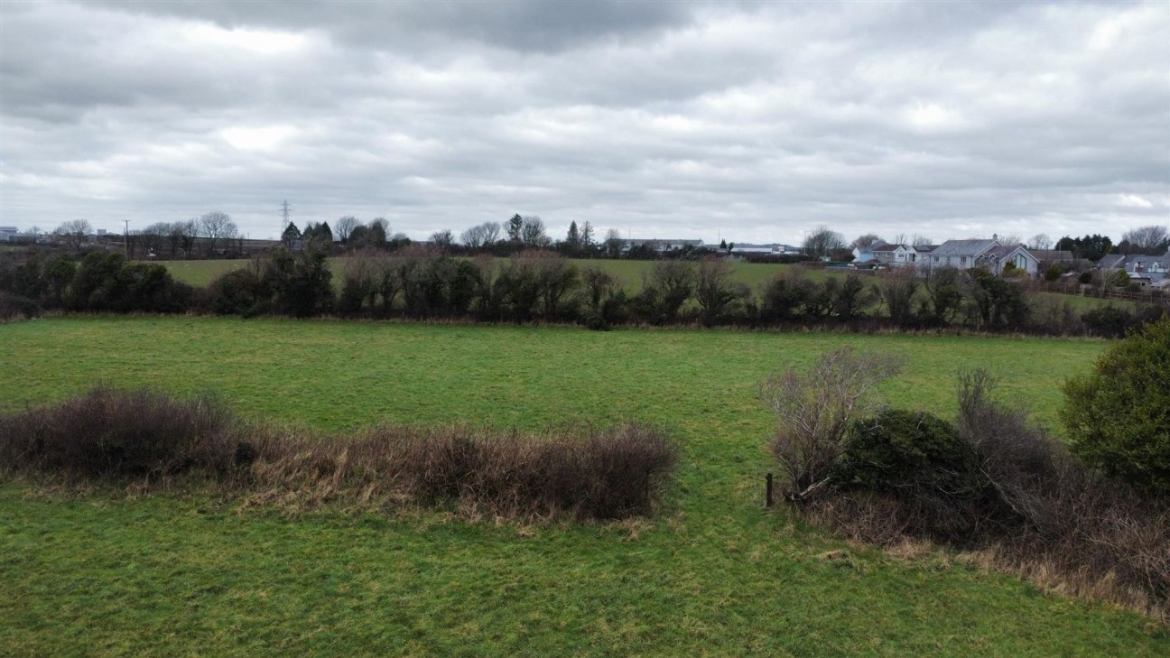 1 Honeyborough Green, Neyland, SA73