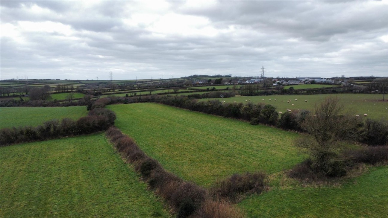 1 Honeyborough Green, Neyland, SA73