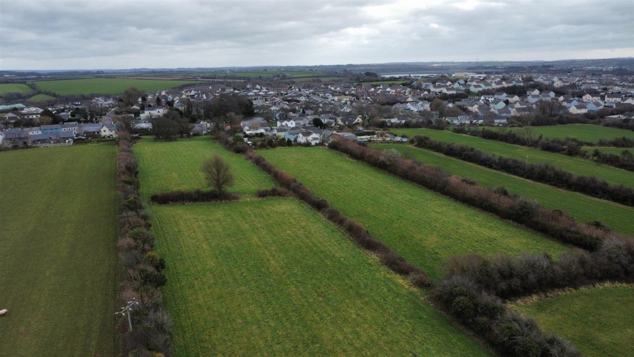 1 Honeyborough Green, Neyland, SA73