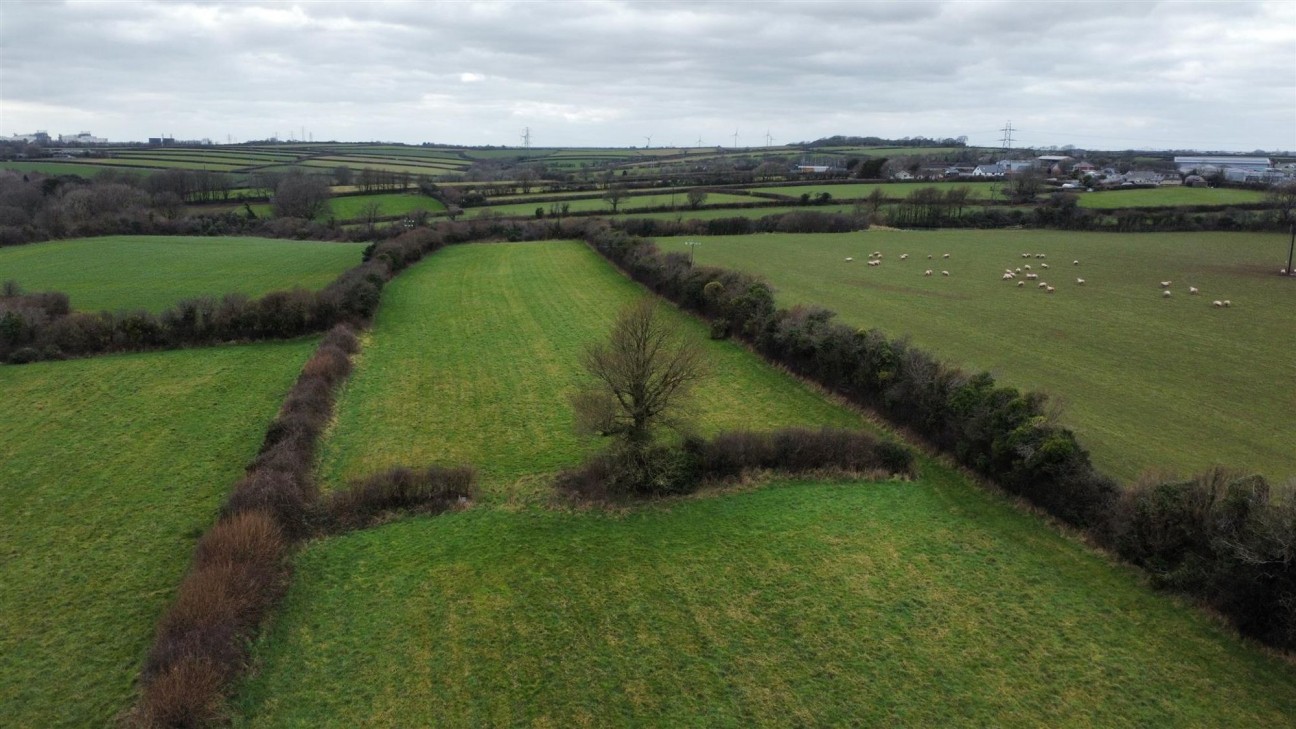 1 Honeyborough Green, Neyland, SA73