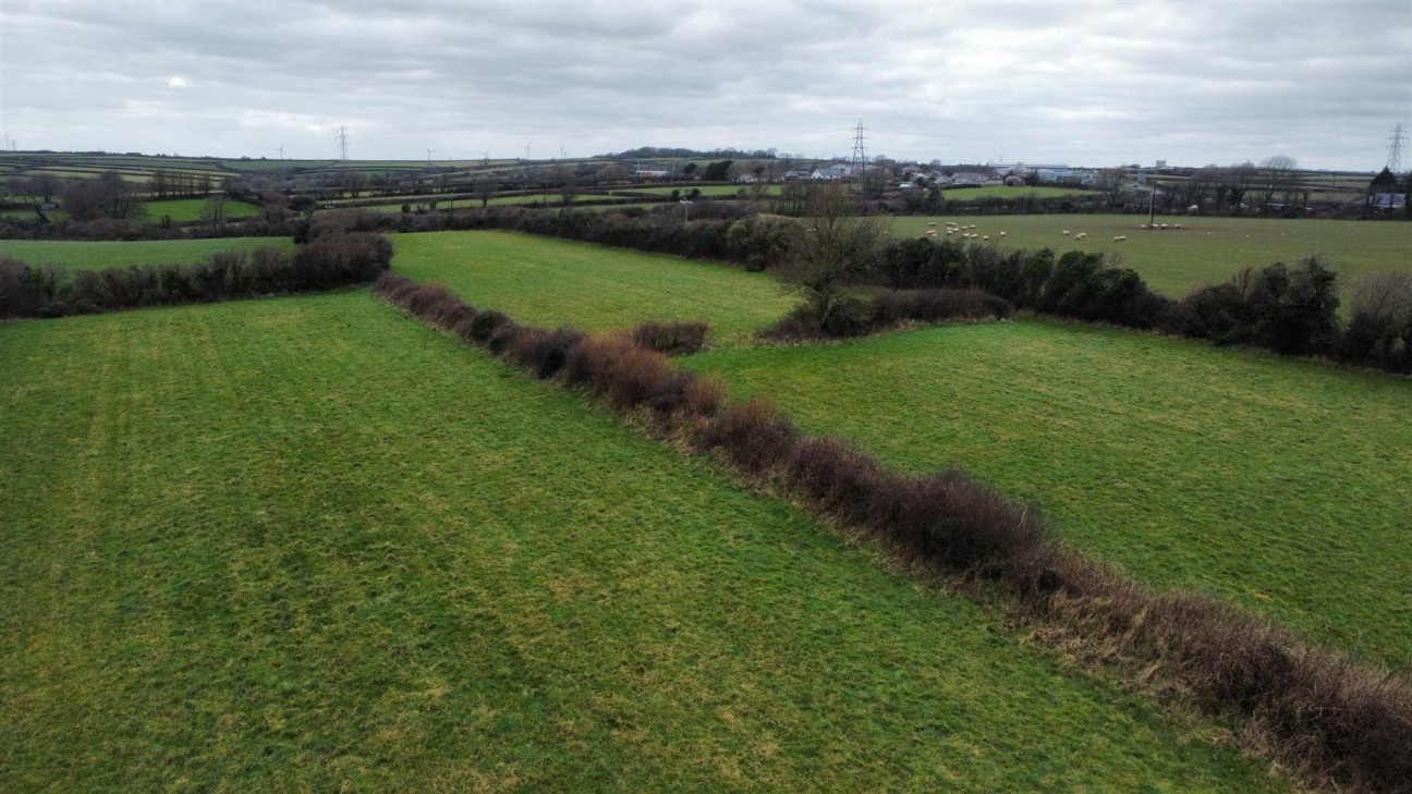 1 Honeyborough Green, Neyland, SA73