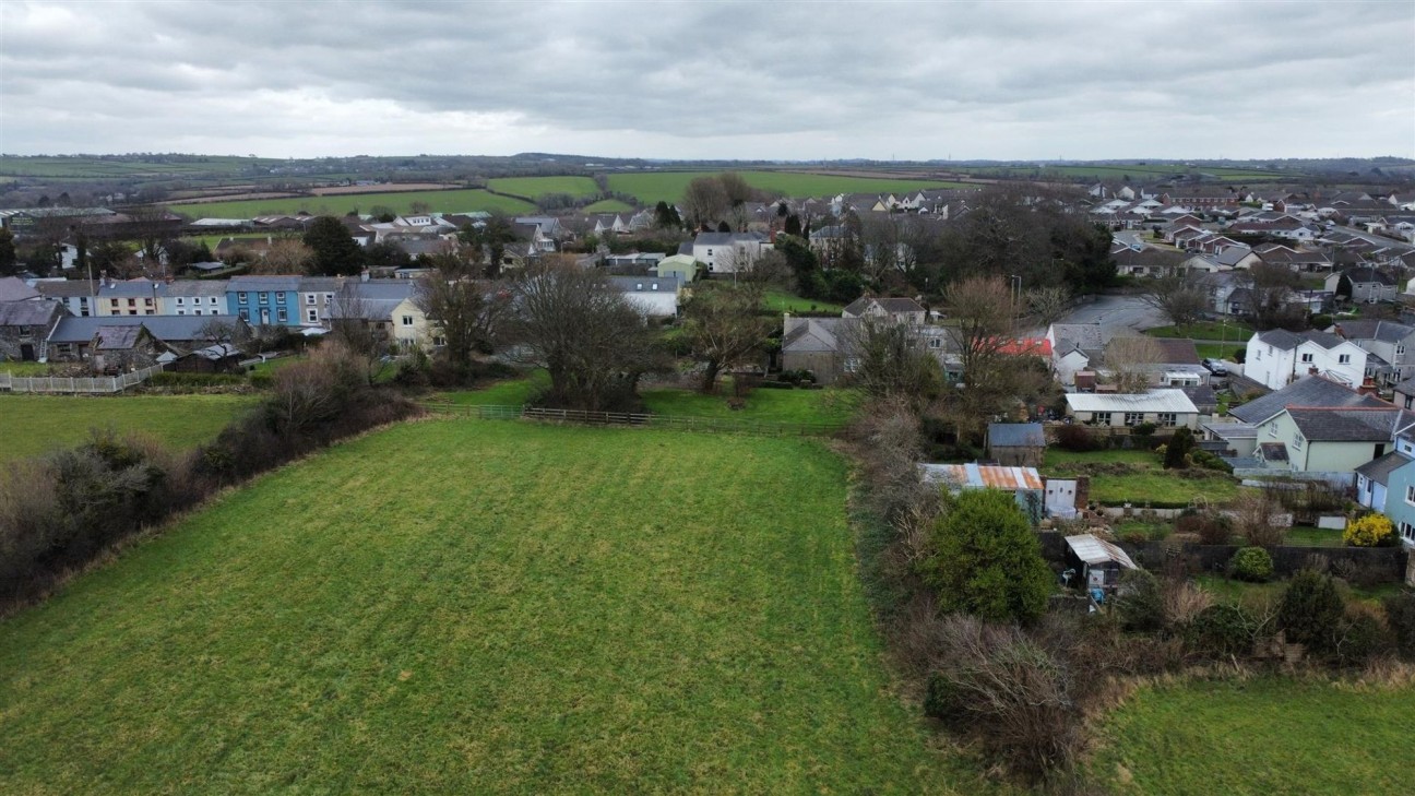 1 Honeyborough Green, Neyland, SA73