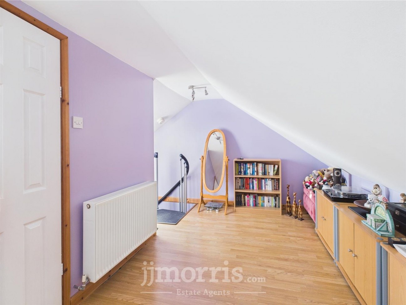 Tudor Gardens, Merlins Bridge, SA61