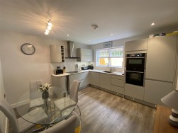 Knights Court, Templeton, SA67