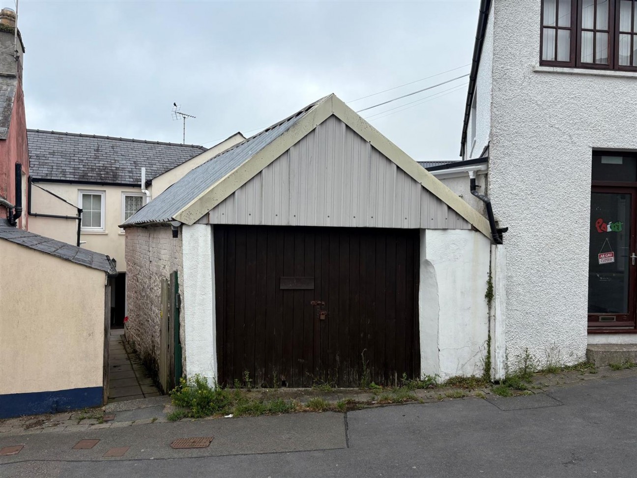 Parc-Y-Shwt Lane, Fishguard, SA65