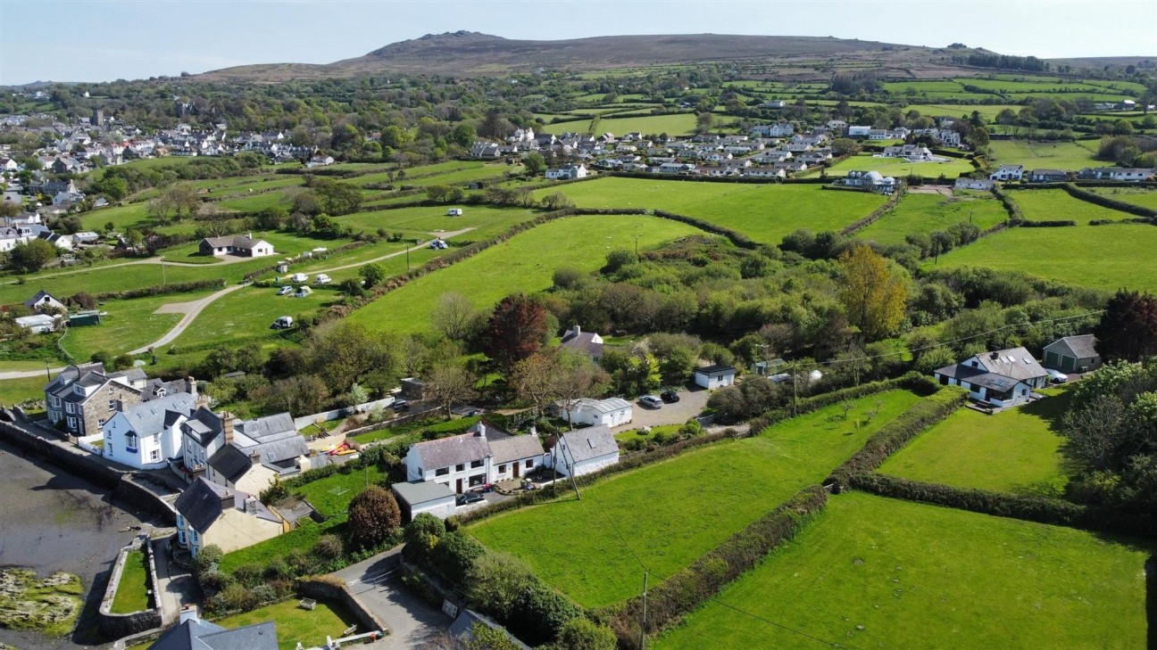 Feidr Brenin, Newport, SA42