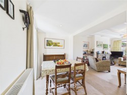 Feidr Brenin, Newport, SA42