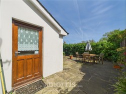 Feidr Brenin, Newport, SA42