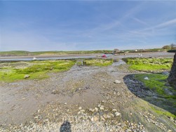 Feidr Brenin, Newport, SA42