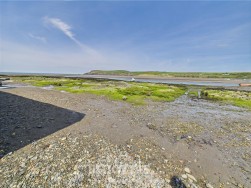 Feidr Brenin, Newport, SA42