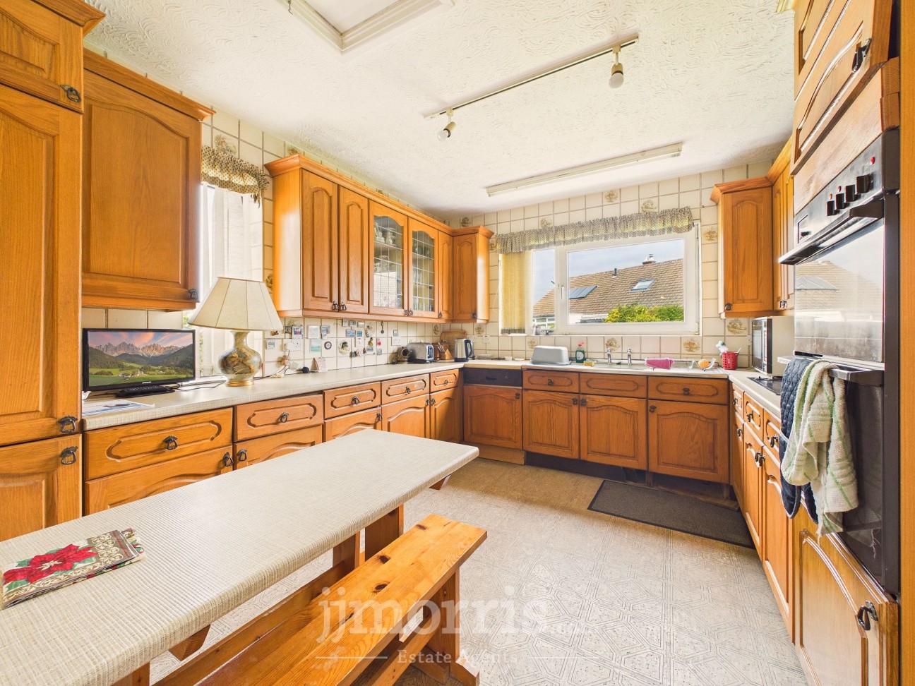 Aberystwyth Road, Cardigan, SA43