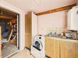 Aberystwyth Road, Cardigan, SA43
