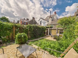 Wallis Street, Fishguard, SA65