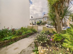 Wallis Street, Fishguard, SA65