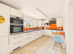 Castle Street, Cardigan, SA43