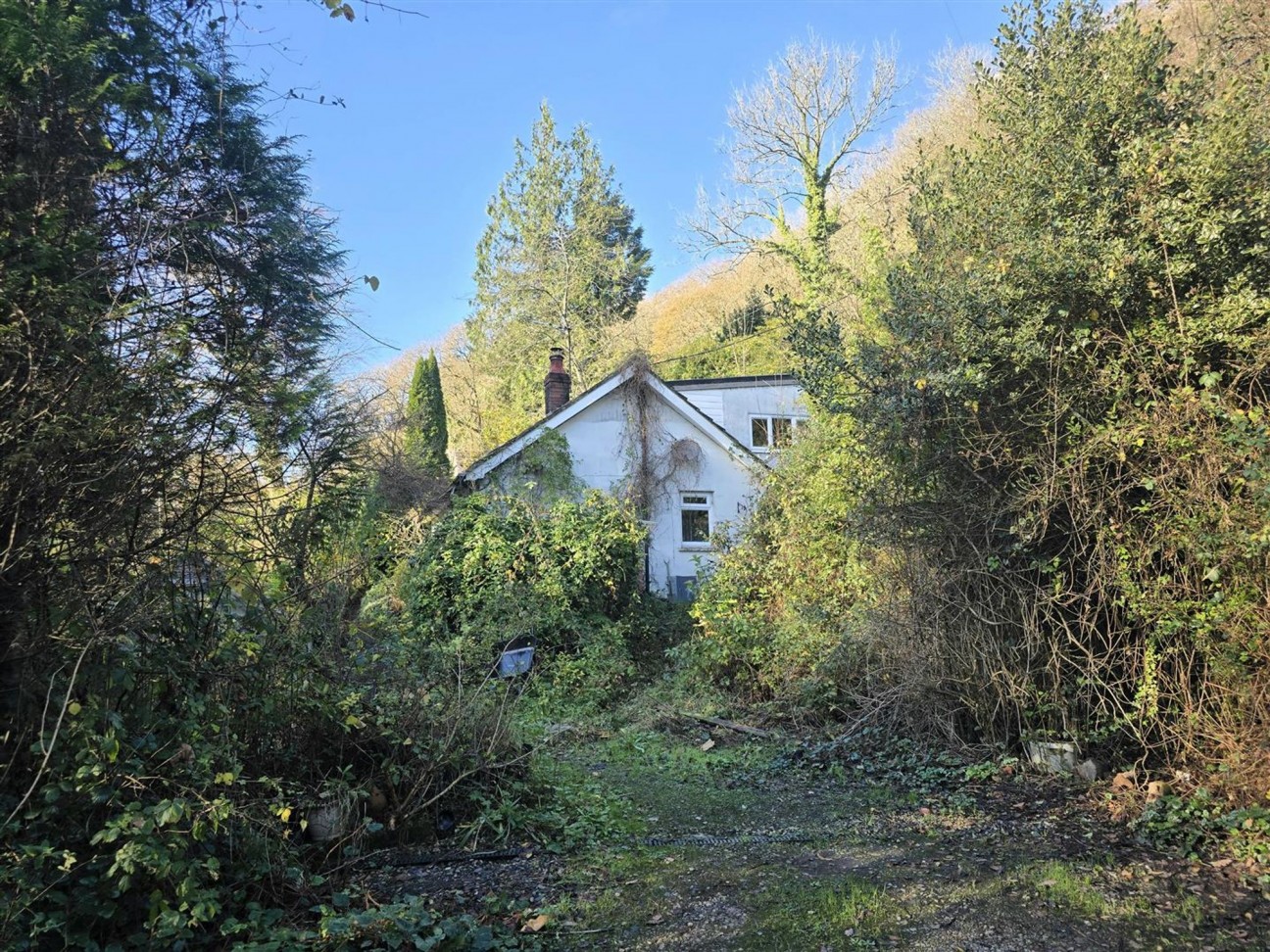 Login, Whitland, SA34