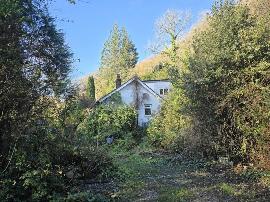 Login, Whitland, SA34