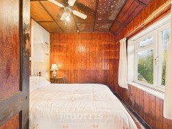 Login, Whitland, SA34