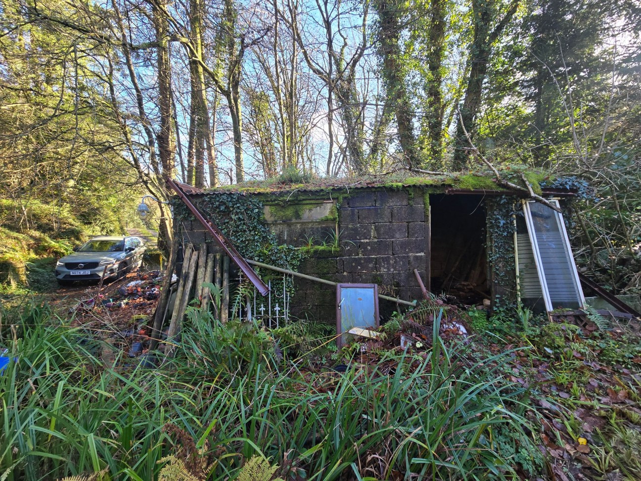 Login, Whitland, SA34