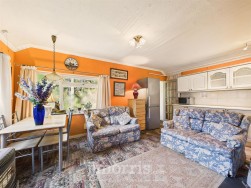 Login, Whitland, SA34