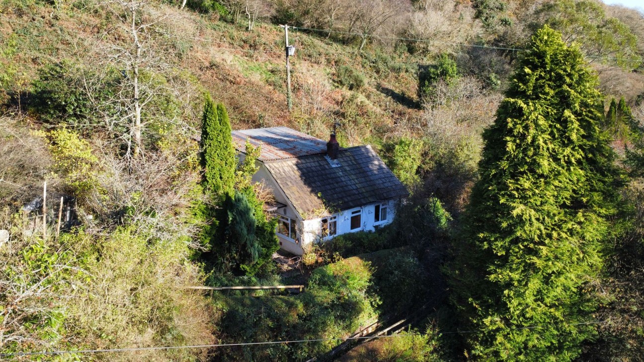 Login, Whitland, SA34