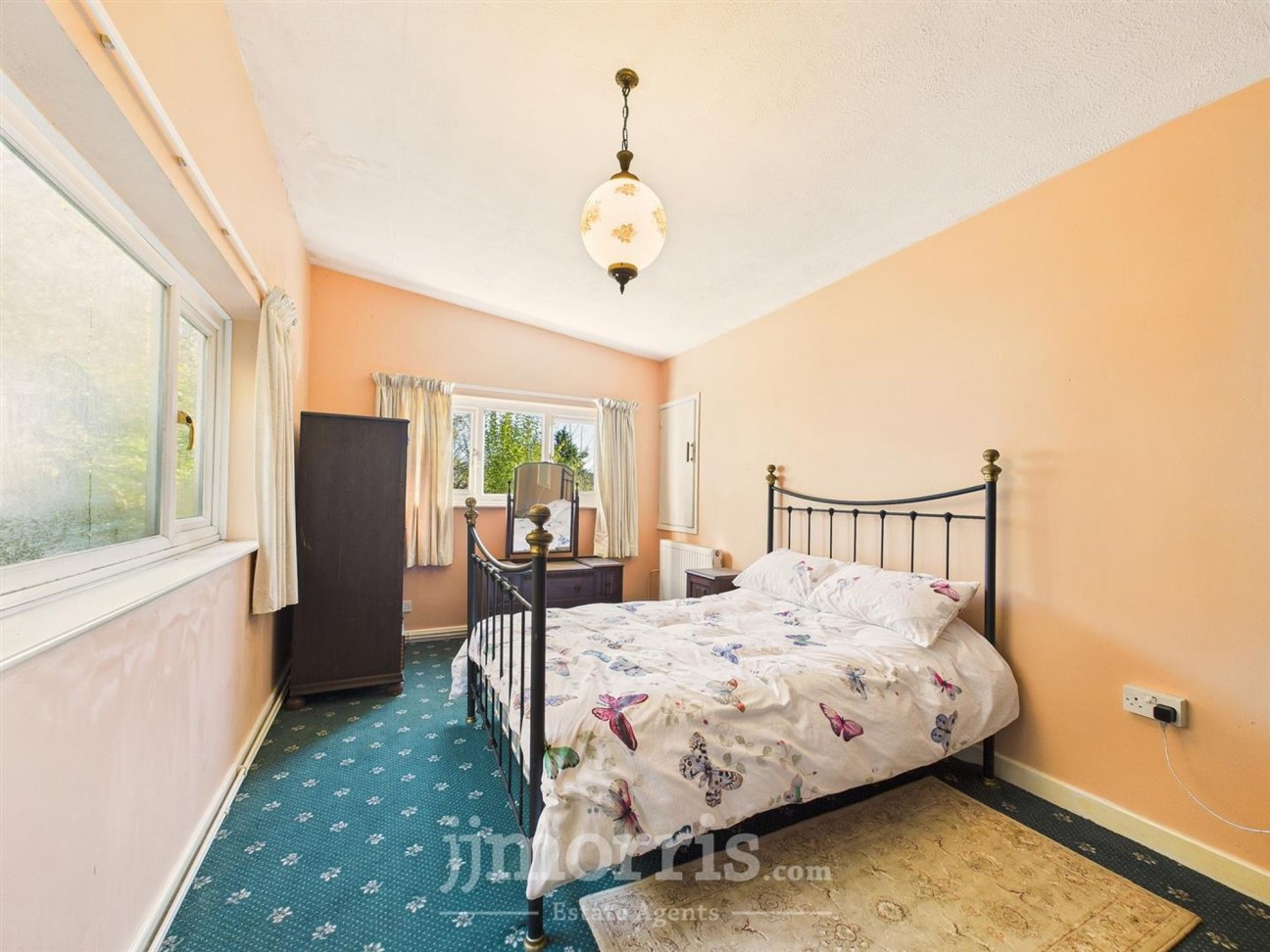 Login, Whitland, SA34