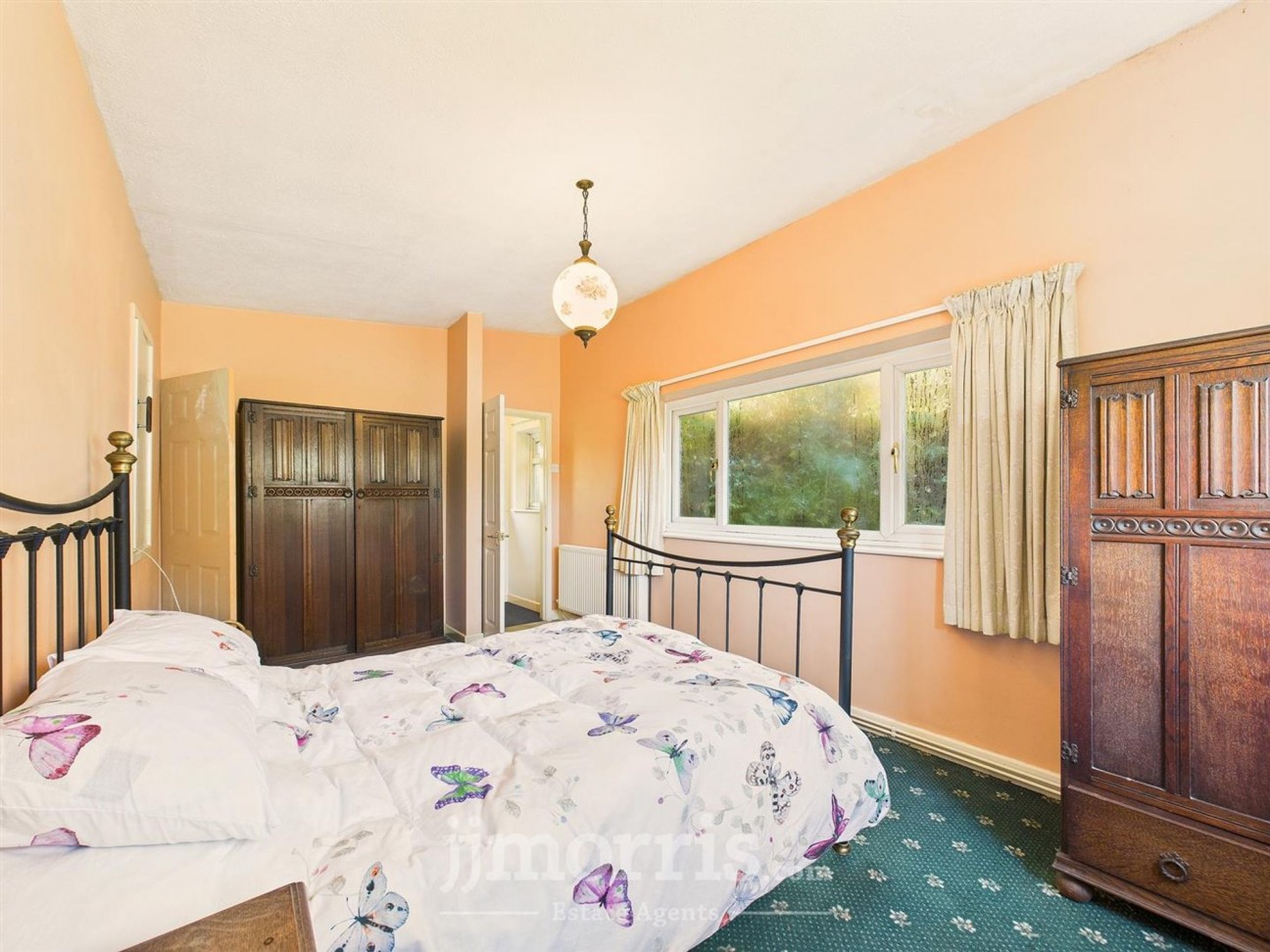 Login, Whitland, SA34