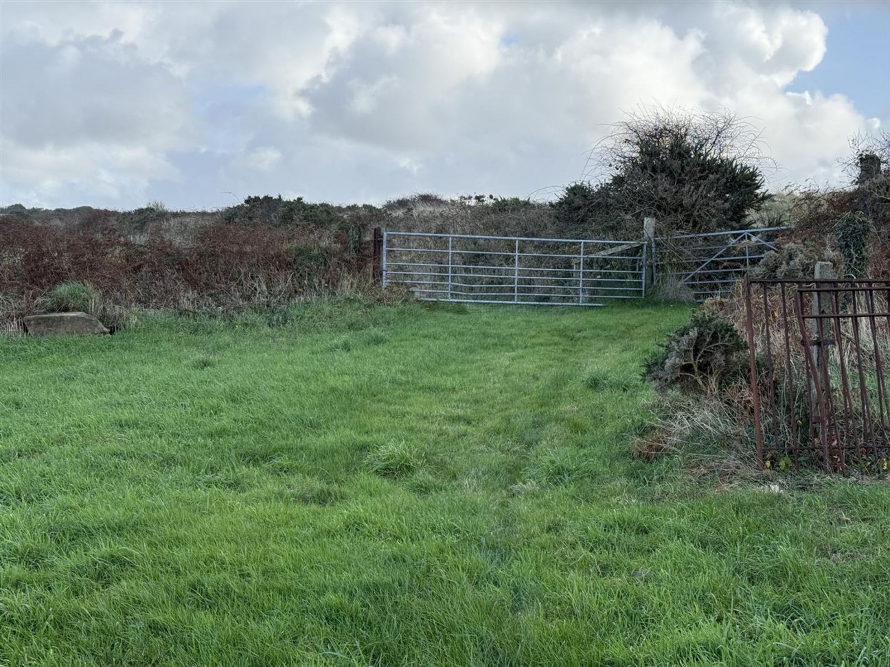 Cilau West, Goodwick, SA64