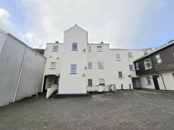 Market Street, Derutzen Market Street, SA67