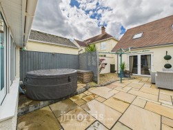 Gwbert Road, Cardigan, SA43