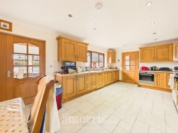 Capel Iwan Road, Newcastle Emlyn, SA38