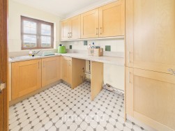 Capel Iwan Road, Newcastle Emlyn, SA38