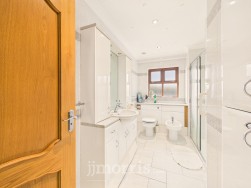 Capel Iwan Road, Newcastle Emlyn, SA38