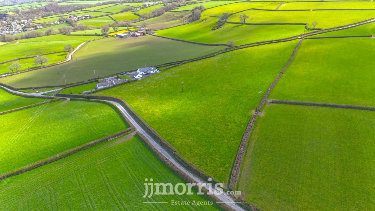 Capel Iwan Road, Newcastle Emlyn, SA38