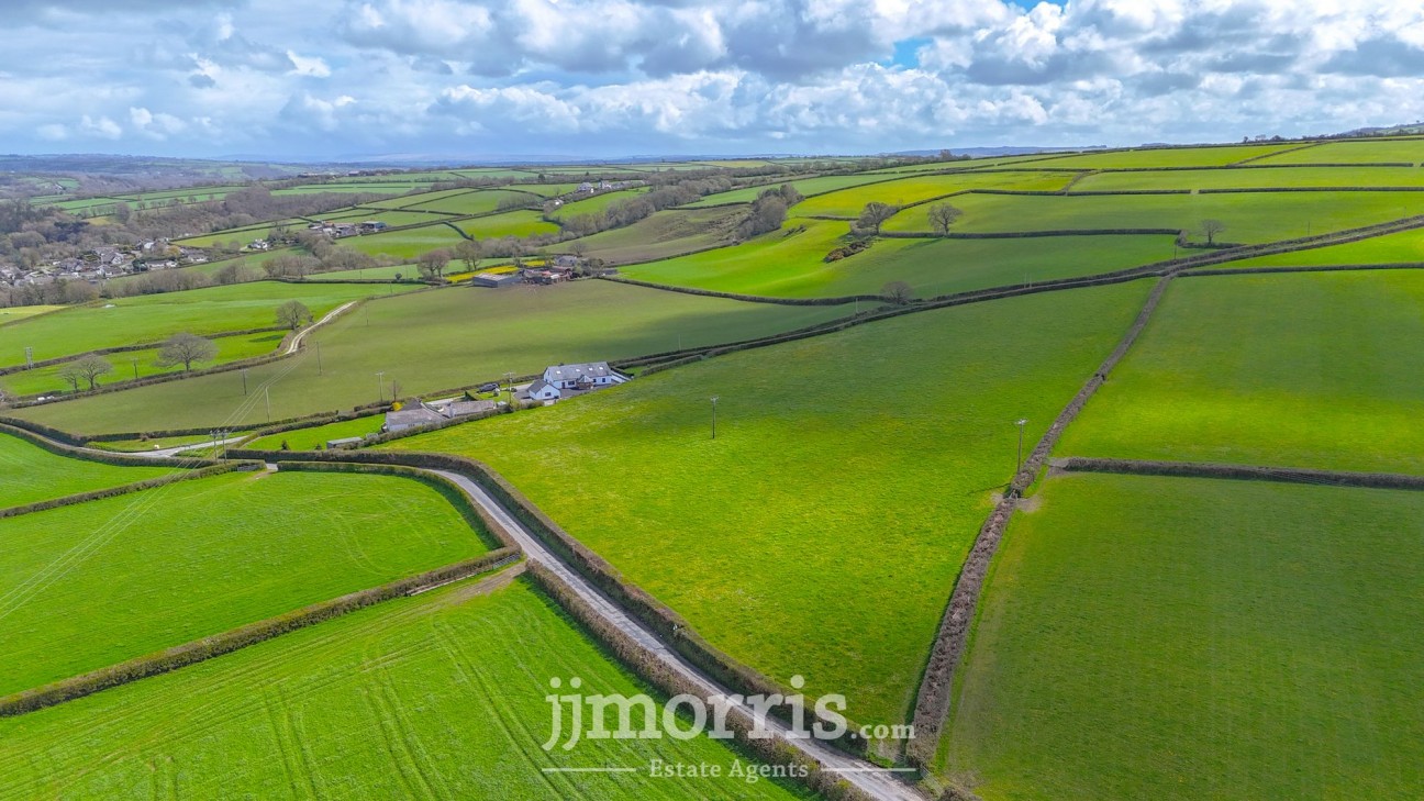 Capel Iwan Road, Newcastle Emlyn, SA38