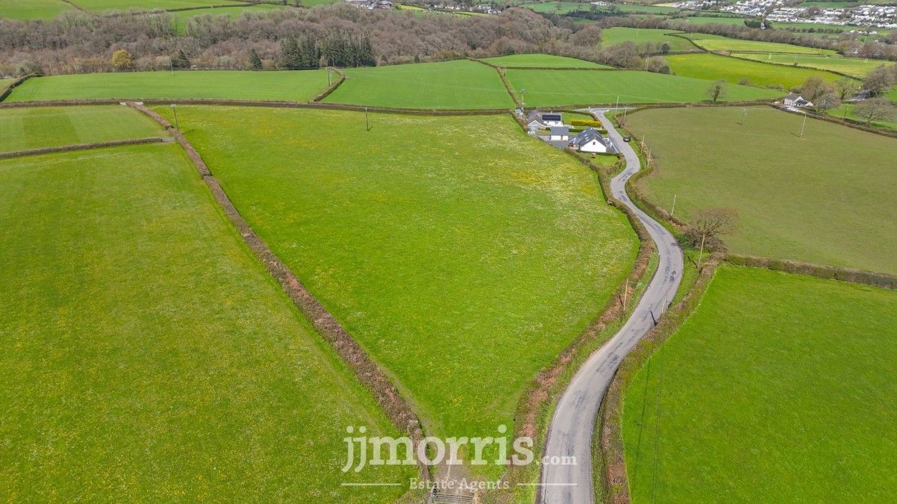 Capel Iwan Road, Newcastle Emlyn, SA38